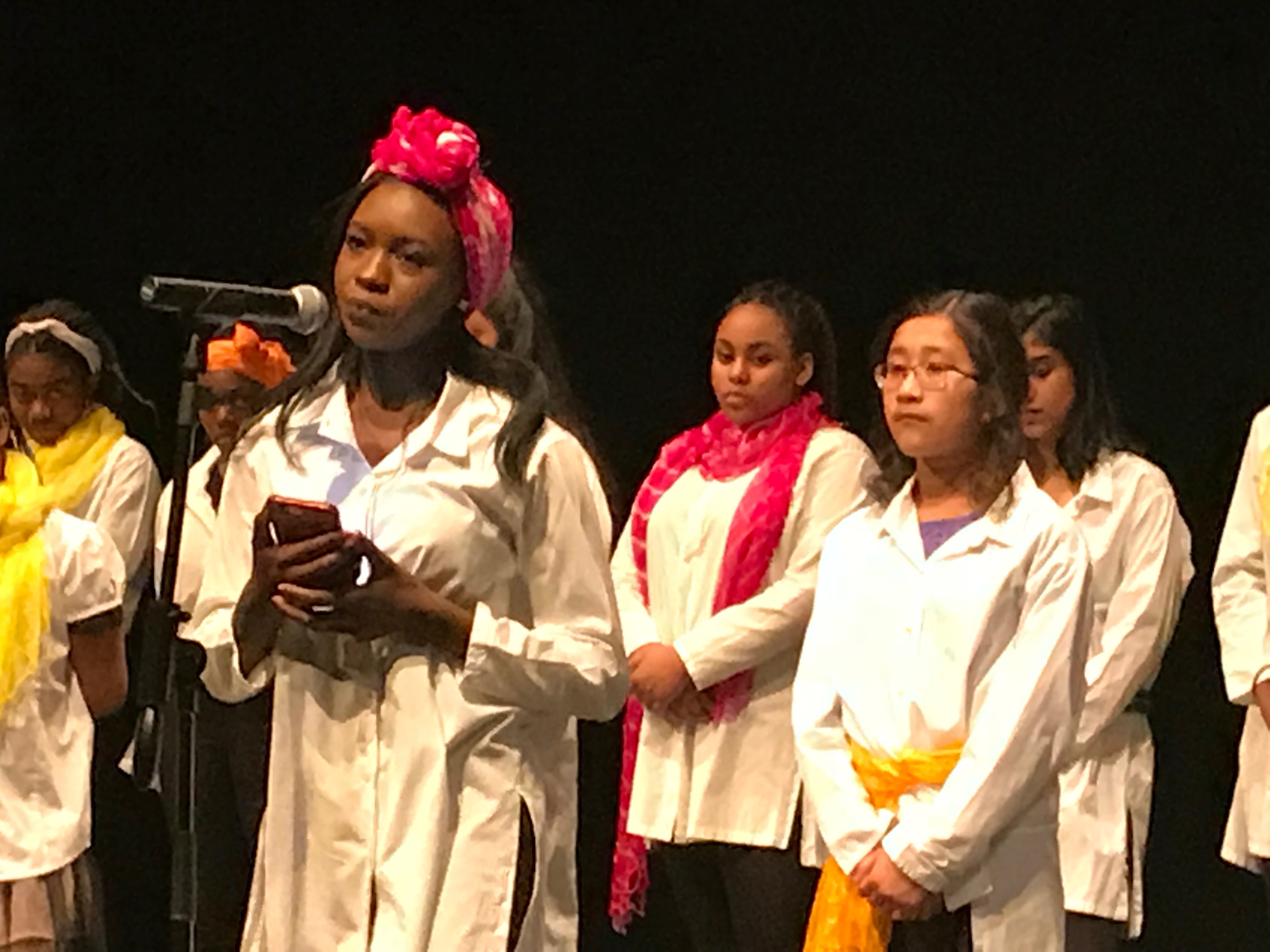 A soloist performs during the Pihcintu concert.