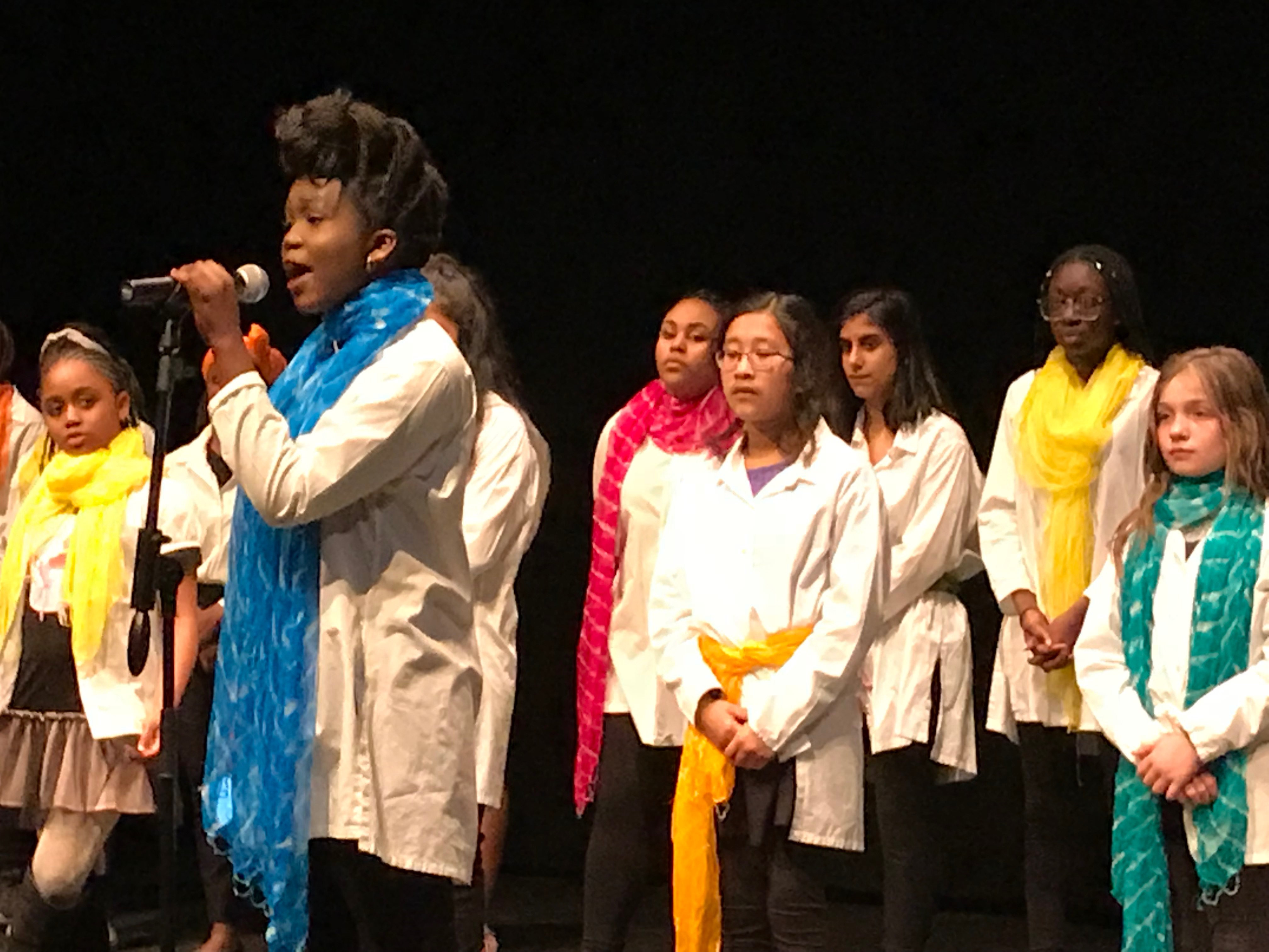 A soloist performs during the Pihcintu concert.