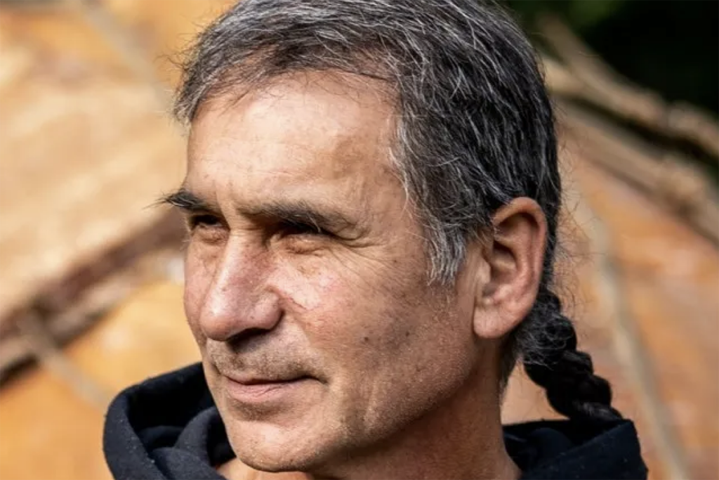 photo of Barry Dana
